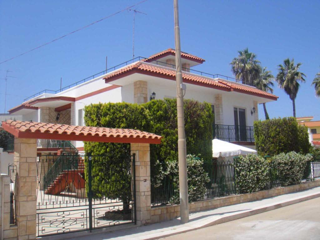 Villa Maria Sant Isidoro  Esterno foto